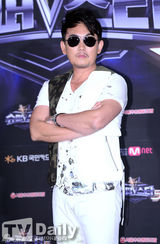 组图：《SuperStar》Tony李承哲等评委亮相