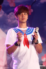 高清组图：罗志祥生日写小诗 邀歌迷制服party庆生