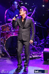 组图：韩国组合Vibe出道10周年举行纪念演出