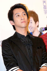 幻灯图：刘亦菲王力宏携手宣传新片 合作亲密无间 