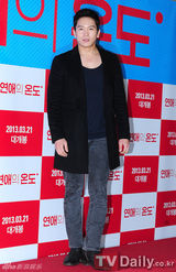 组图：孔孝真池城等助阵《恋爱的温度》VIP试映