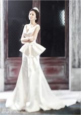 组图：韩国女艺人吴楚熙拍婚纱杂志封面