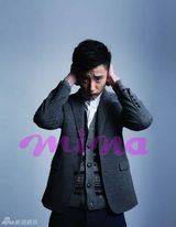 组图：于小彤拍摄复古写真变身优雅绅士