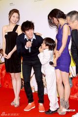 幻灯图：金像奖记者会发布会刊 四女星现场竞艳