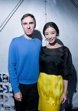 冯绍峰携女友亮相巴黎高订秀 倪妮新片2月开拍