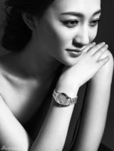 组图：李小冉拍代言写真身材曼妙风采依旧