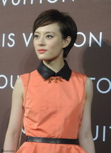 组图：范冰冰巩俐吴奇隆等出席上海时装秀