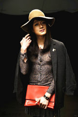 组图：《早更女友》三八节彩蛋 佟大为男扮女装