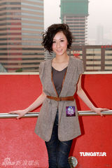 幻灯图：《超级巨声2》香港海选 泳儿任评委 