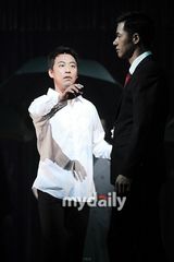 组图：吴万锡吴宗赫宣传音乐剧《那些日子》