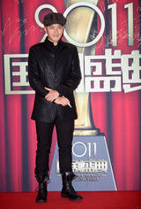 组图：国剧盛典星光璀璨 林心如优雅文章夫妇亮相