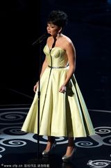 组图：第85届奥斯卡现场-诺拉-琼斯深情演唱