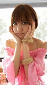 组图：筱田麻里子各式比基尼上阵 大秀蛮腰美腿