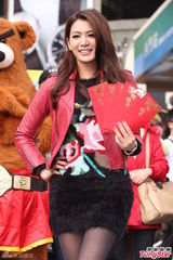 组图：王思平怀秋情人节发一元红包宣传新剧