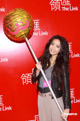 幻灯图：吴雨霏醒狮点晴感觉威风 放大假将游印度 