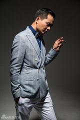 组图：演员文祥魅力写真曝光 展现熟男气场