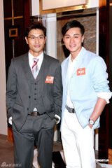 组图：杨怡出席新剧开机仪式 笑言不介意整容传言