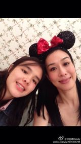 组图：钟丽缇为女儿庆生 晒合影似姐妹