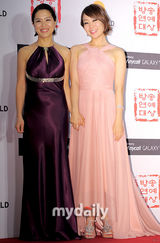 组图：韩星刘在锡再捧MBC大奖 2AM与2PM等到场助阵