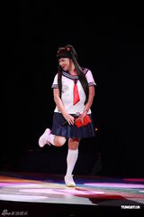 组图：福禄寿开唱大牌嘉宾云集 薛家燕上演校服诱惑