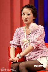 幻灯图：李念自曝与男友恩爱 李欣汝保剑锋录节目