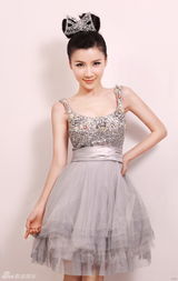 组图：徐立拍俏皮写真 美丽动人大秀性感