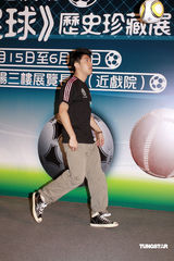 高清：关楚耀谢卫兰寄语祝福 坦言未收其演出邀请