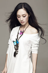 组图：汤晓菲蝴蝶概念写真曝光