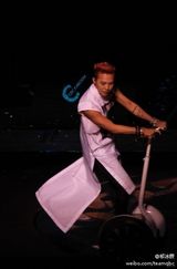 高清图：BigBang队长GD北京开唱引全场疯狂