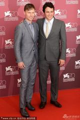 组图：《神之子》发布会 詹姆斯与斯科特拼帅气