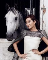 组图：杜若溪新写真造型清新俏皮可人