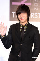 李民浩抵台会粉丝 自曝学生期较受男生欢迎