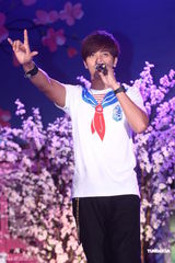 高清组图：罗志祥生日写小诗 邀歌迷制服party庆生