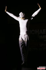 组图：《不朽传奇》台北巡演 重现迈克尔杰克逊