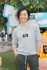 组图：郑伊健恭喜林嘉欣再得千金 暂无心生子