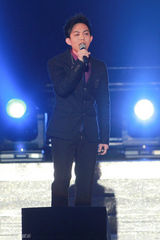 组图：香港唱片销量大奖 汪明荃郑少秋携手献唱