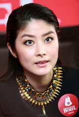 组图：陈慧琳出席某品牌活动 畅谈与儿子生活点滴