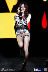 组图：韩团f(x)EXO-M等亮相上海K-POP音乐演唱会