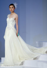 组图：新晋中国超模冠军张龄月清纯秀美