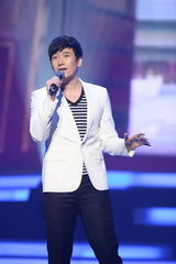 高清组图：新浪网络盛典 满江献唱《中华诵》