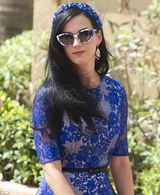 组图：《蓝精灵2》主创亮相 凯蒂-佩里抱蓝精灵