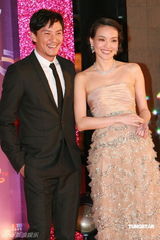 幻灯：香港金像奖红毯 舒淇张震不惧绯闻携手出席