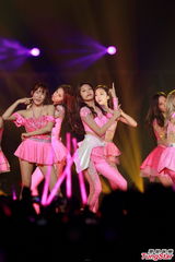 组图：少女时代香港开唱 劲歌热舞齐秀美腿