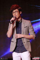 组图：张敬轩疑患流感隔离 巫启贤拒再收徒