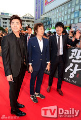 组图：朴有天金秀贤等助阵李钟硕新片试映