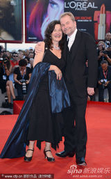 组图：69届威尼斯闭幕式红毯 女星争艳