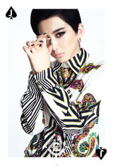 组图：刘忻最新宣传照曝光 俊朗面容走中性路线