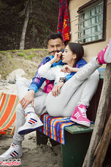 组图：Angelababy牵手彭于晏 旧金山拍广告显默契