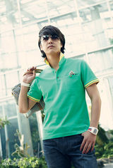 组图：韩星尹相铉全新服装写真 春意盎然温暖阳光