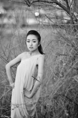 组图：种丹妮时尚阳光写真 笑容甜美